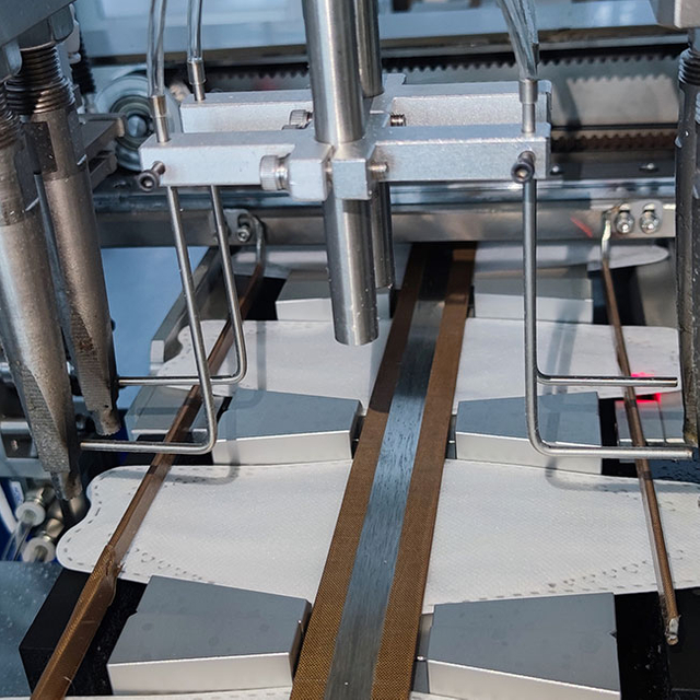 Automatic 1+1 Welded Head Band KF94 Mask Machine